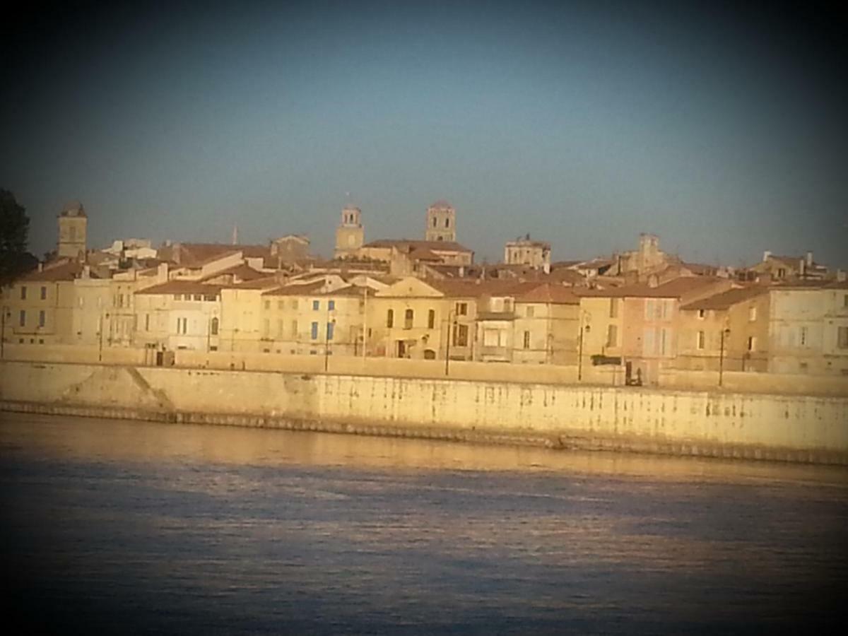 Un Tour En Arles Leilighet Eksteriør bilde